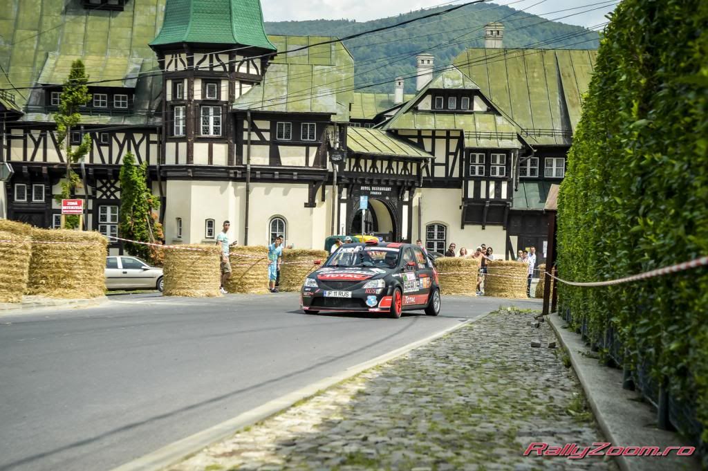 O poveste despre prietenie, predictii si cea mai rapida masina Dacia Logan