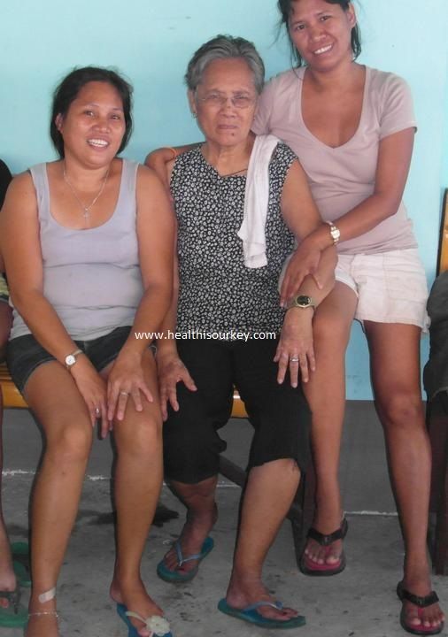 Mama and her girls, my younger sister is on the left Mama and her girls, my younger sister is on the left