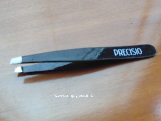 Precisio tweezers the best tweezers that will not hurt or make you cry while plucking your eyebrows 