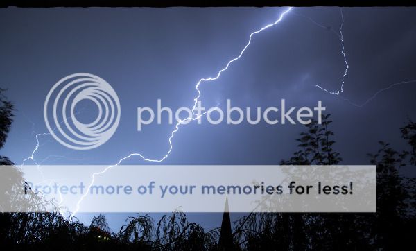  photo lightning-1_zps3jyshdtw.jpg